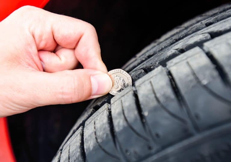 comment savoir si mes pneus sont abimes